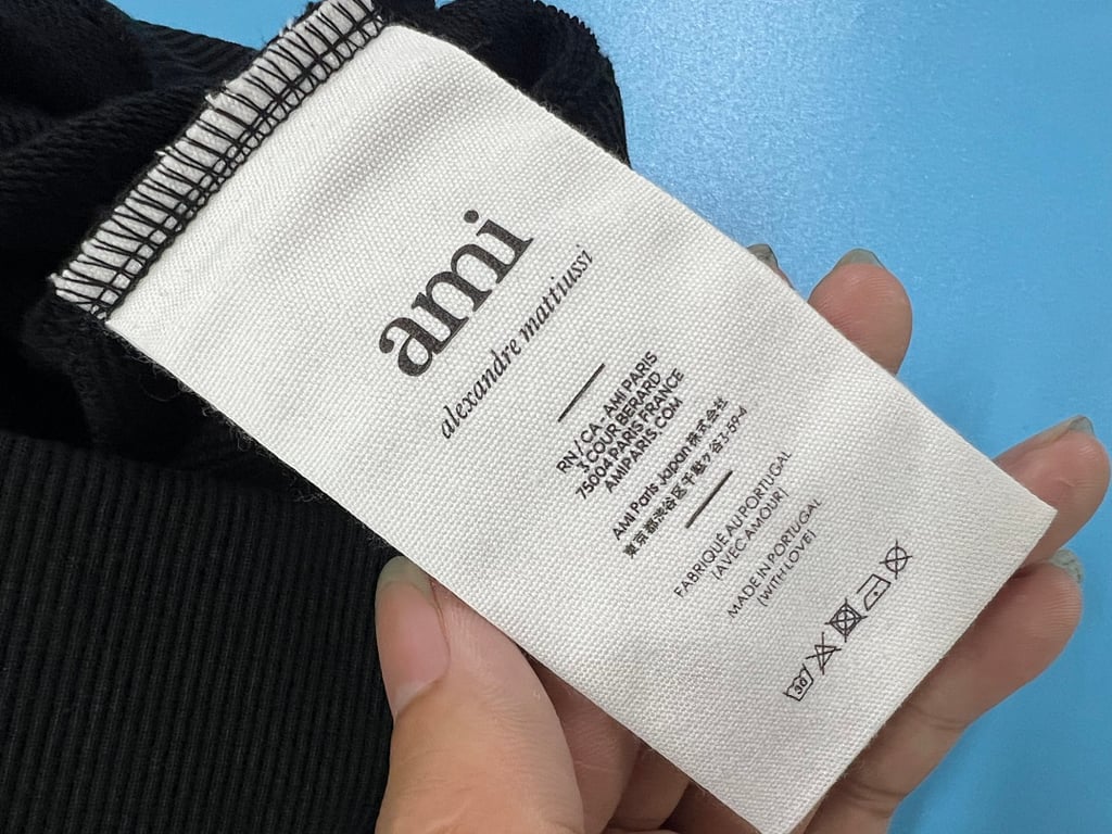 Ami Paris Small Heart Logo Hoodie - 85