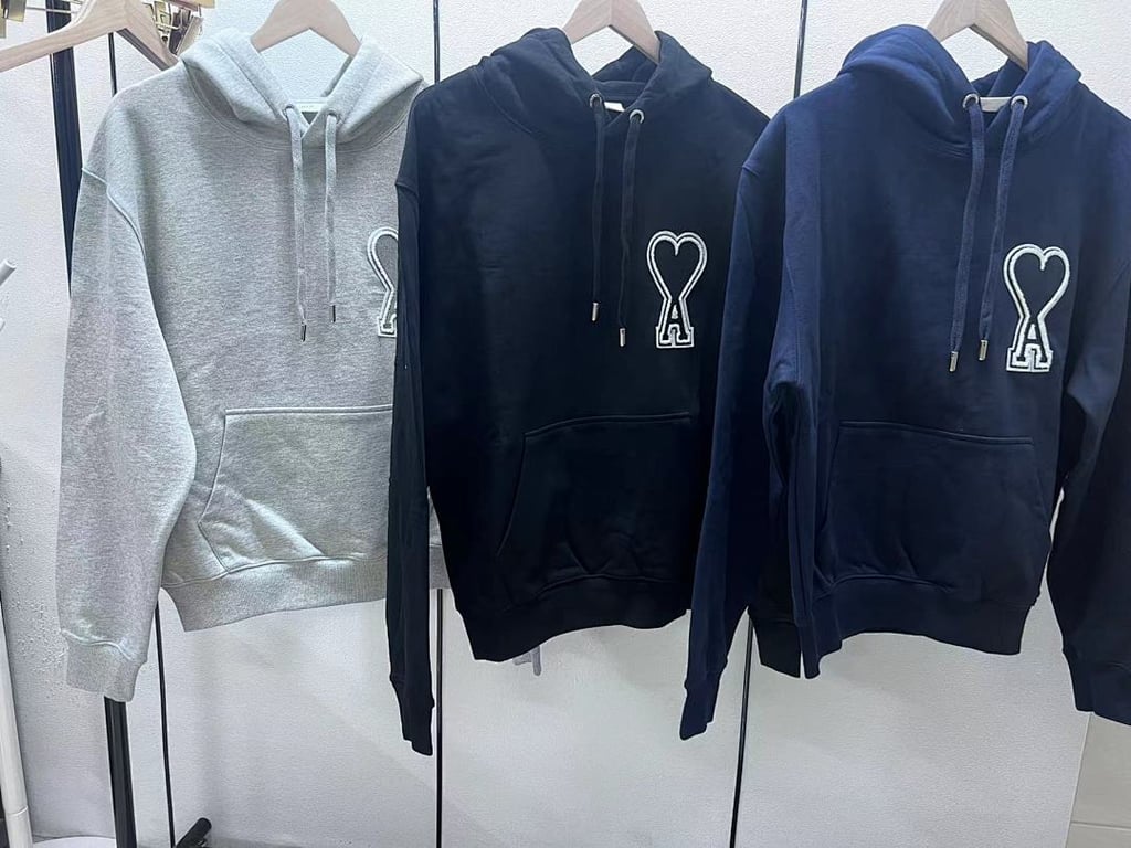 Ami Paris Ami de Coeur 3D Badge Hoodie Black - 42