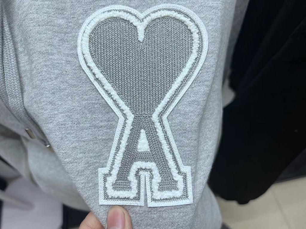 Ami Paris Ami de Coeur 3D Badge Hoodie Black - 46