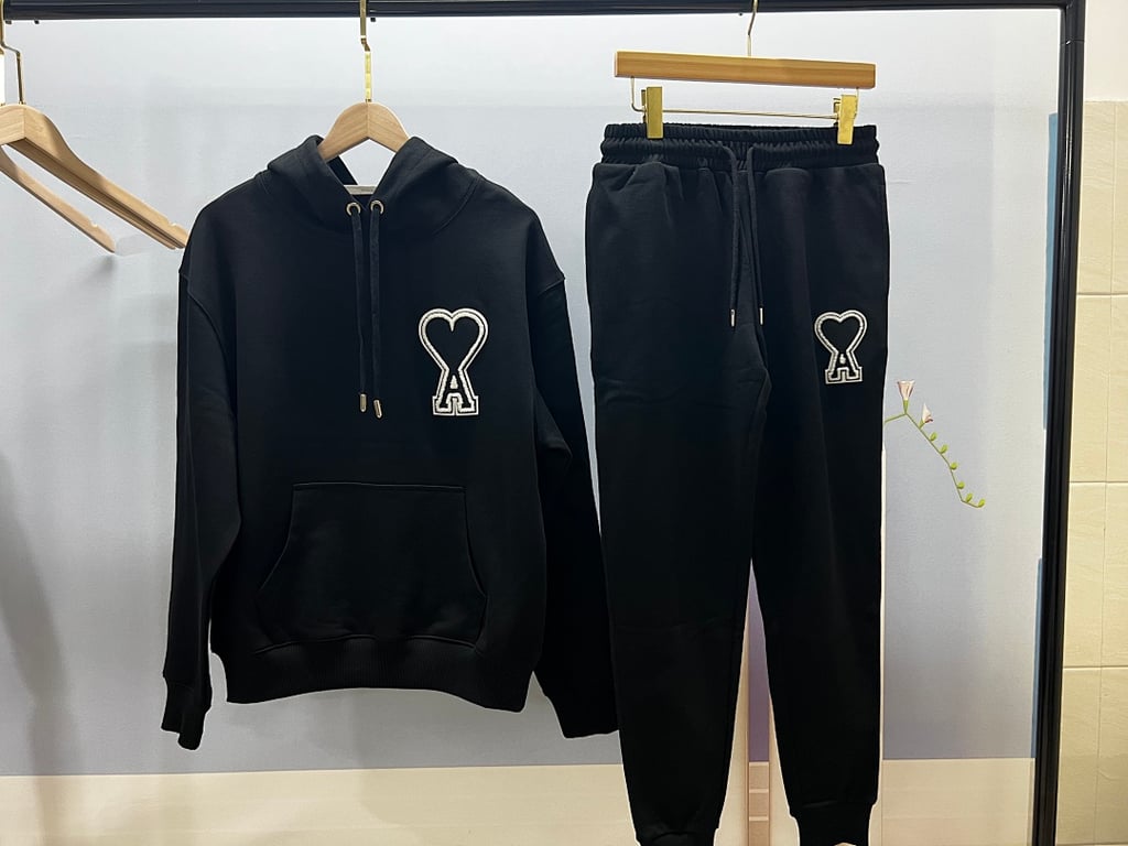 Ami Paris Ami de Coeur 3D Badge Hoodie Black - 8