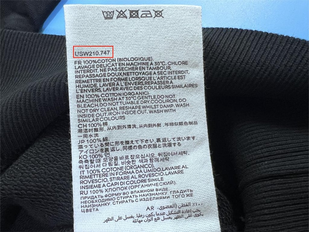 Ami Paris France Graphic Hoodie - 8