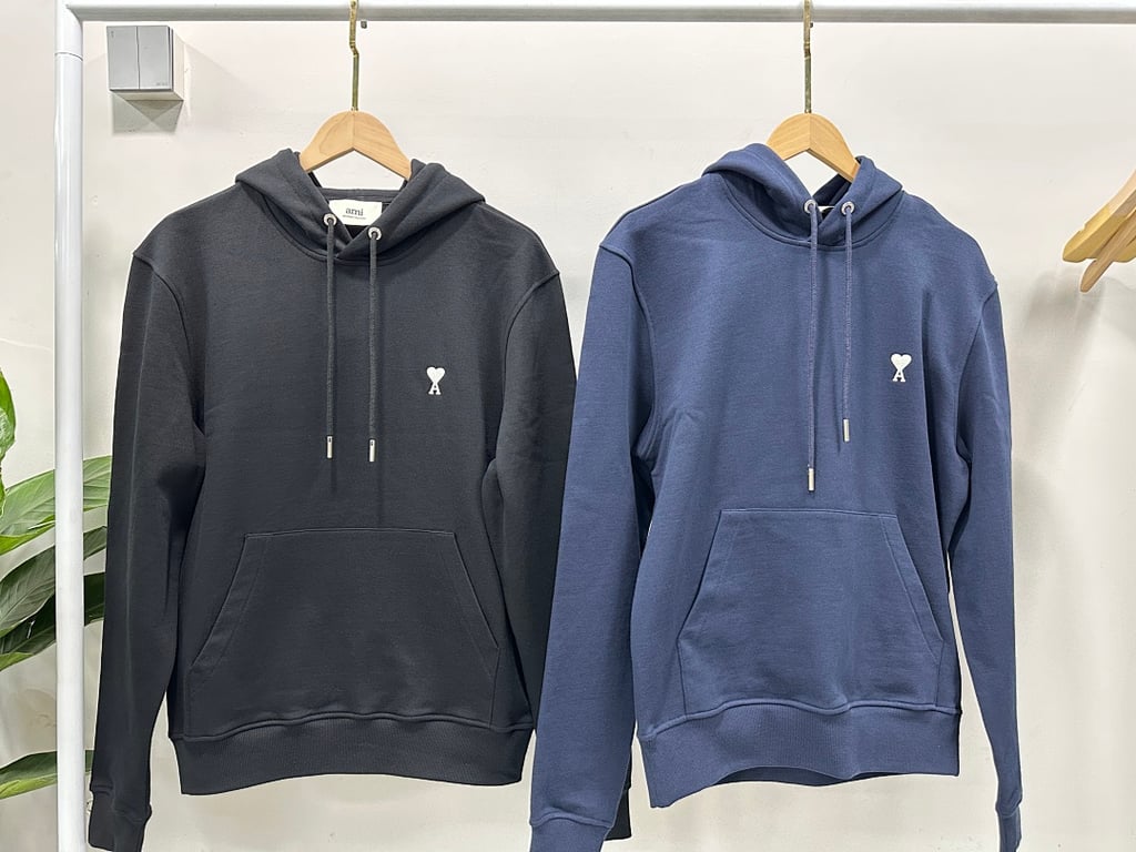 Ami Paris Ami de Coeur White Badge Hoodie Navy - 33