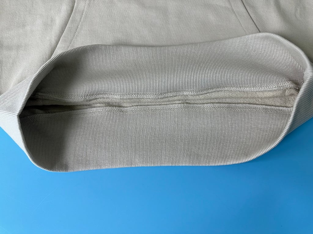 Ami Paris Small Heart Logo Hoodie - 15