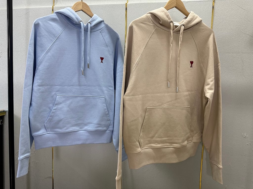 Ami Paris Small Heart Logo Hoodie - 21