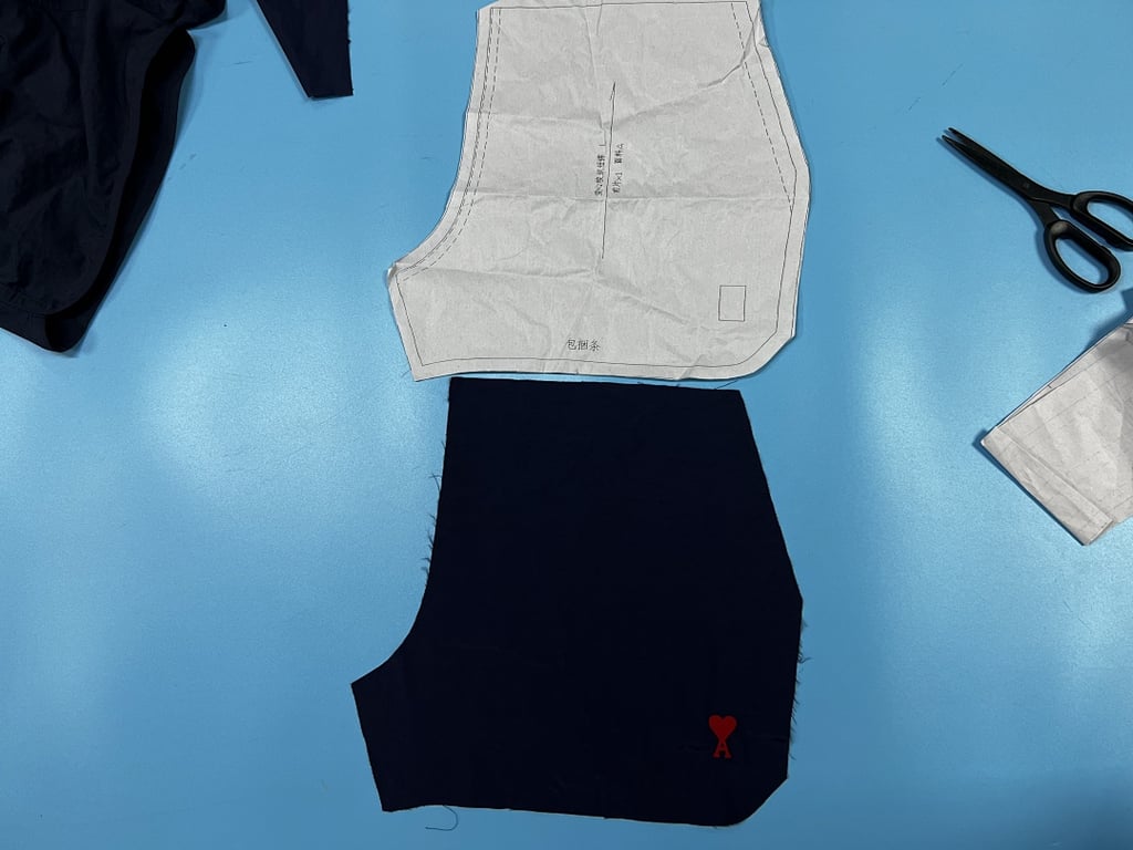 Ami Paris Ami de Coeur Swim Shorts - 12