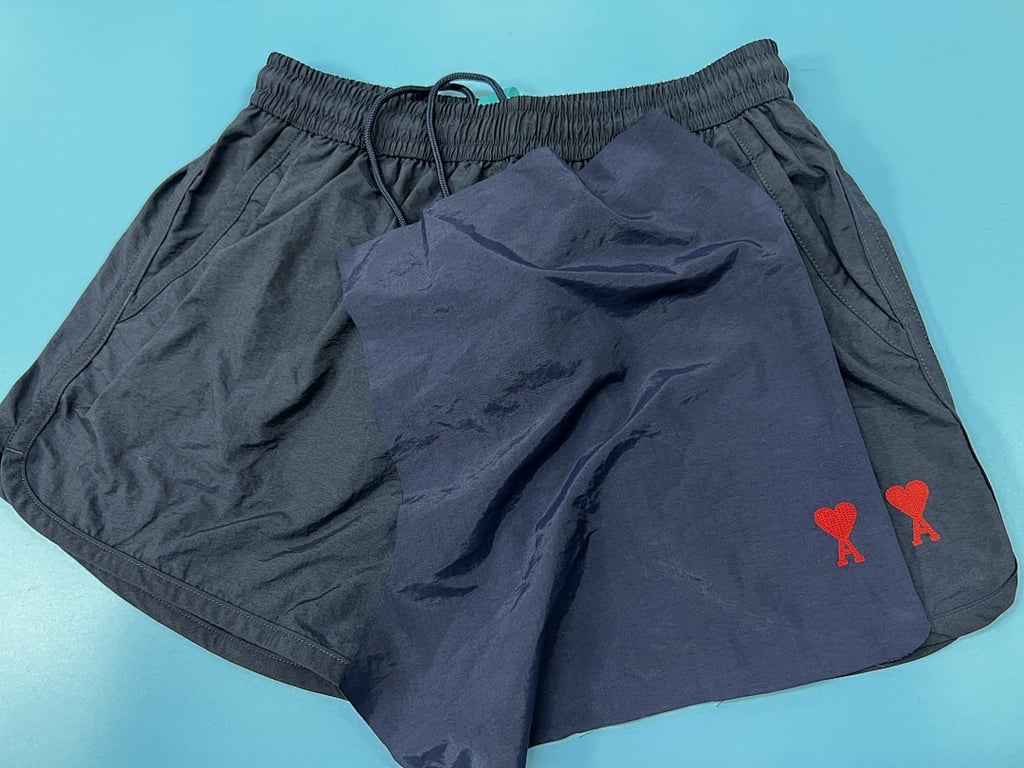 Ami Paris Ami de Coeur Swim Shorts - 31