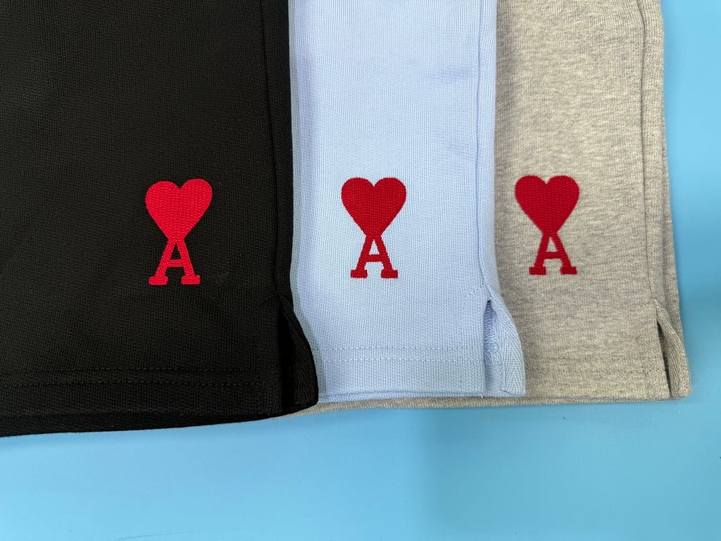 Ami Paris Ami de Coeur Sweat Shorts - 11
