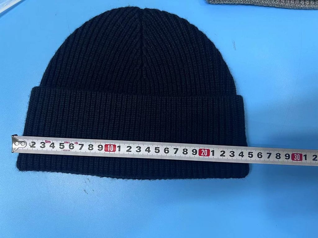 Ami Paris Ami de Coeur Wool Beanie Black - 14