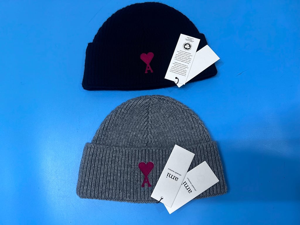 Ami Paris Ami de Coeur Wool Beanie Black - 10