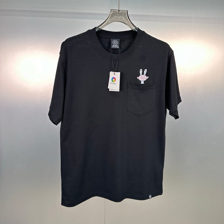 Takashi Murakami MCA Chicago ComplexCon Graphic Tee - 18