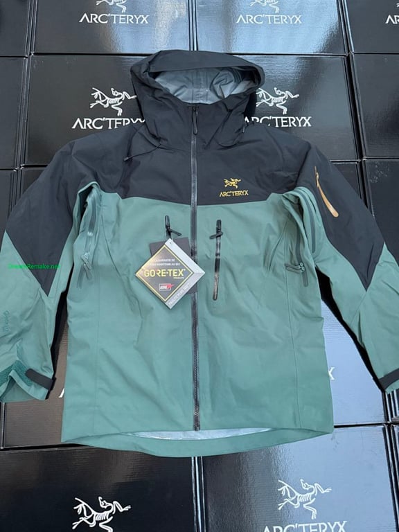 Arc'teryx Alpha SV7 3-in-1 Down Jacket - 31