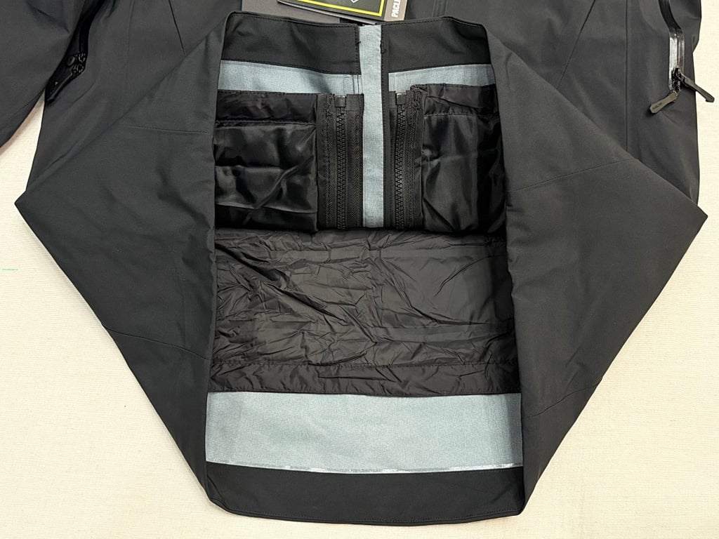 Arc'teryx Alpha SV7 3-in-1 Down Jacket - 61