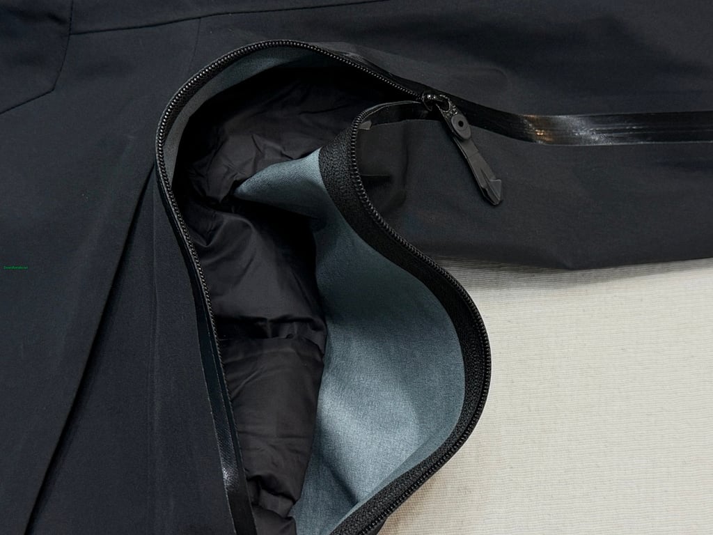 Arc'teryx Alpha SV7 3-in-1 Down Jacket - 66