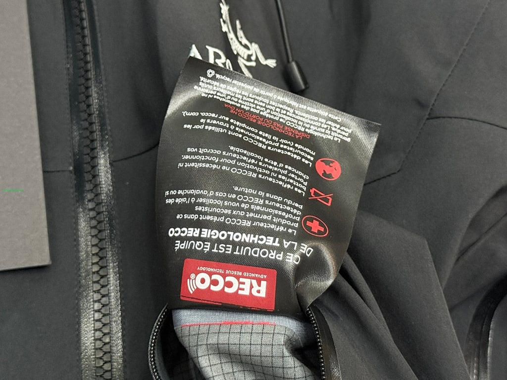 Arc'teryx Alpha SV7 3-in-1 Down Jacket - 67