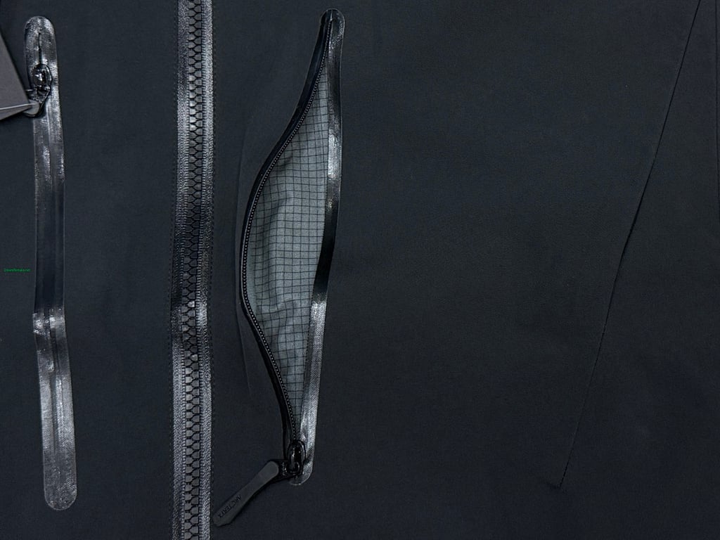 Arc'teryx Alpha SV7 3-in-1 Down Jacket - 69