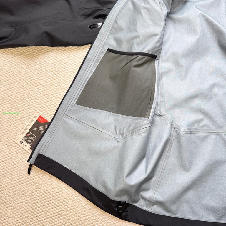 Arc'teryx Rush Ski Jacket Black - 18