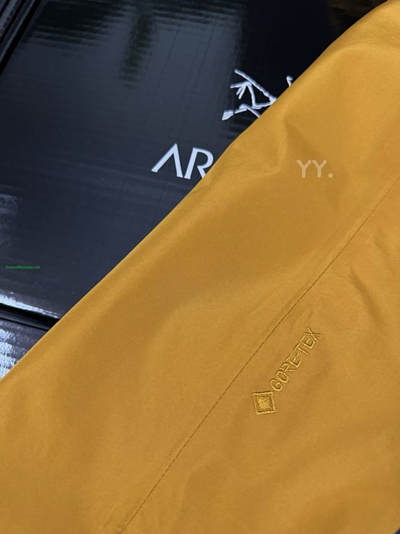 Arc'teryx Macai Hooded Jacket - 22