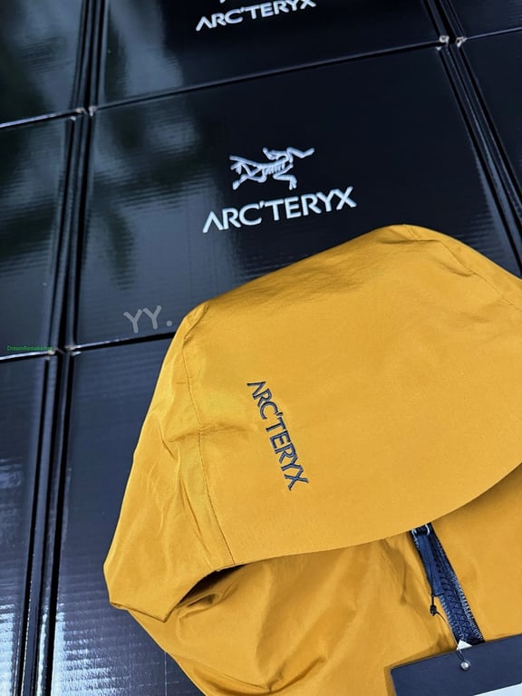 Arc'teryx Macai Hooded Jacket - 24