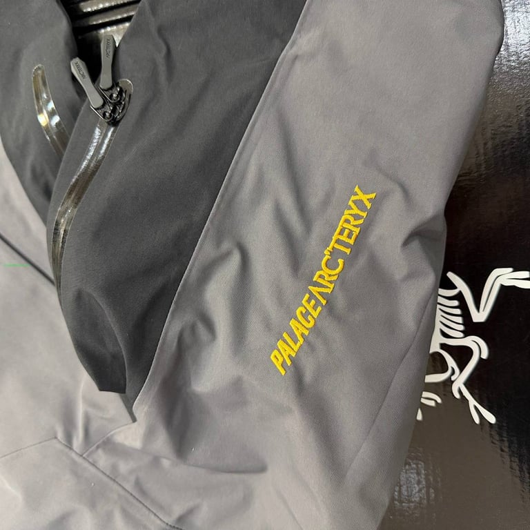 Arc'teryx x Palace Shell Jacket Grey Black - 40