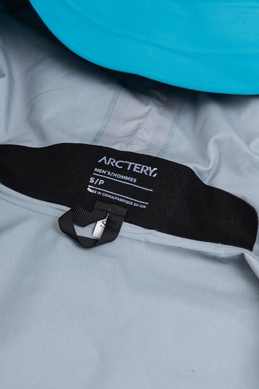 Arc'teryx Alpha SV Jacket Blue Tetra - 17
