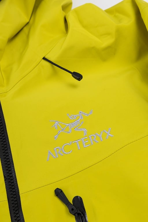 Arc'teryx Alpha SV Jacket Yellow - 23
