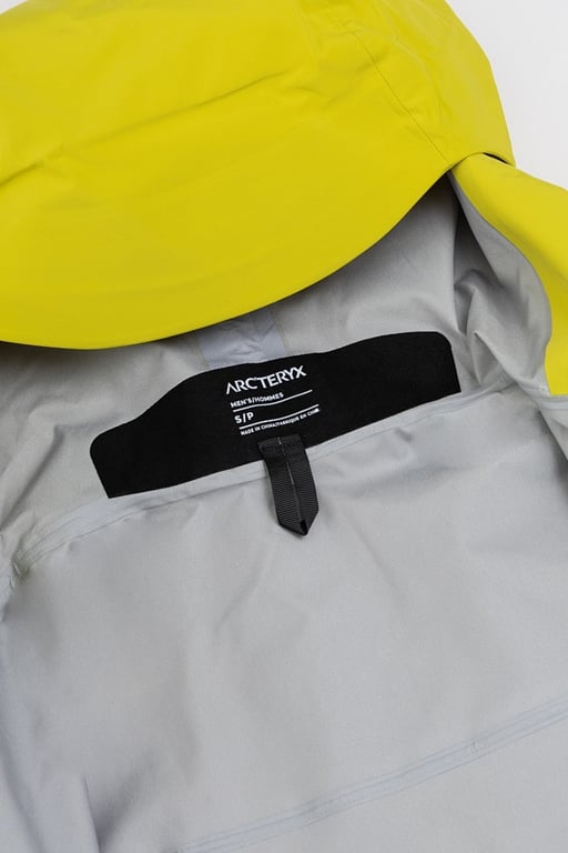 Arc'teryx Alpha SV Jacket Yellow - 24