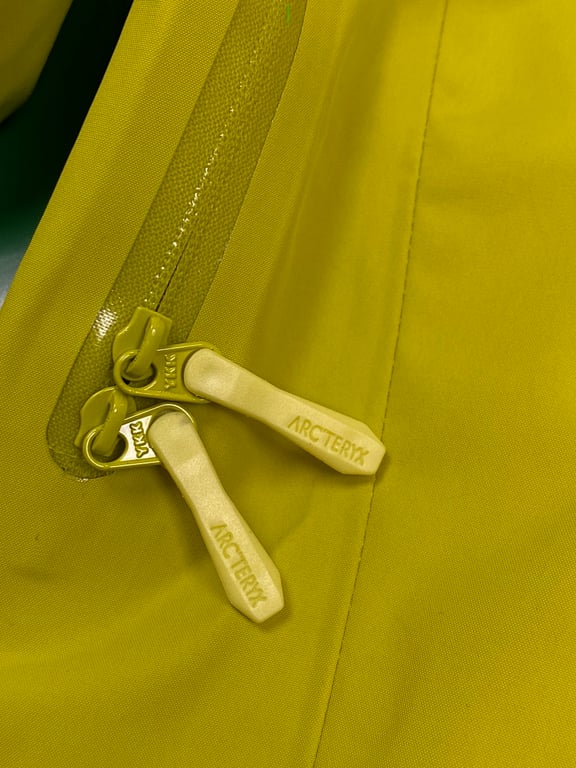 Arc'teryx Alpha SV Jacket Yellow - 7