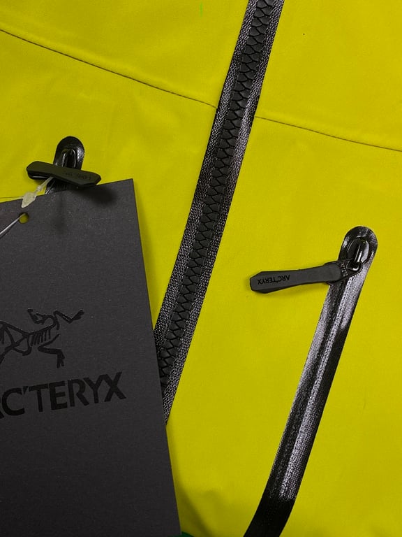 Arc'teryx Alpha SV Jacket Yellow - 8
