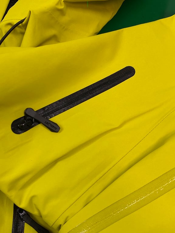 Arc'teryx Alpha SV Jacket Yellow - 9