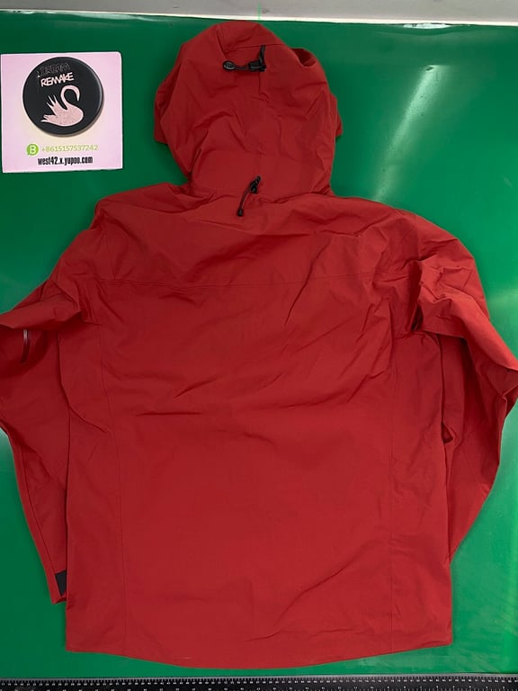 Arc'teryx Alpha SV Hardshell Jacket Burgundy - 11