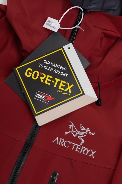 Arc'teryx Alpha SV Hardshell Jacket Burgundy - 21