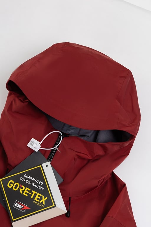 Arc'teryx Alpha SV Hardshell Jacket Burgundy - 23