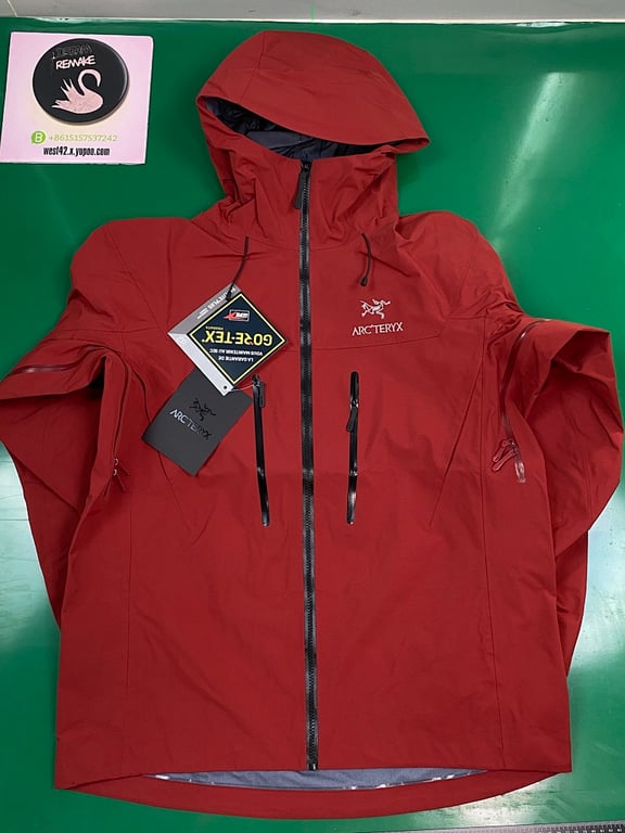 Arc'teryx Alpha SV Hardshell Jacket Burgundy - 4