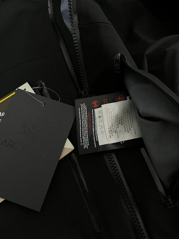 Arc'teryx Alpha SV Jacket Black - 12