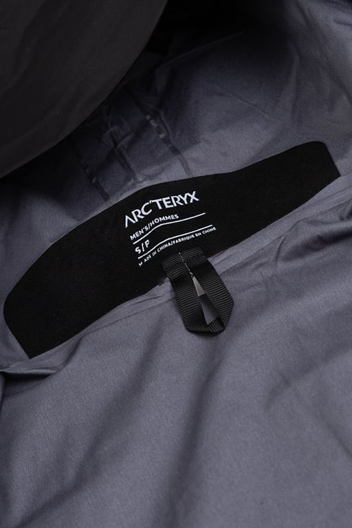 Arc'teryx Alpha SV Jacket Black - 16