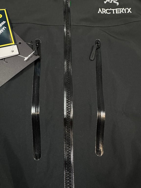 Arc'teryx Alpha SV Jacket Black - 4