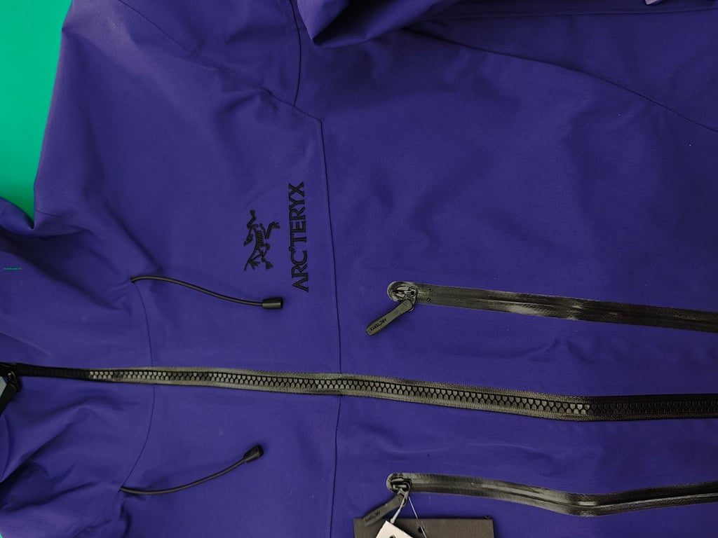 Arc'teryx Alpha SV Jacket Purple - 5