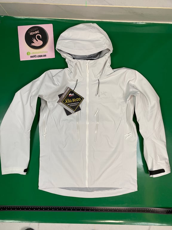 Arc'teryx Alpha SV Jacket Polar White - 13