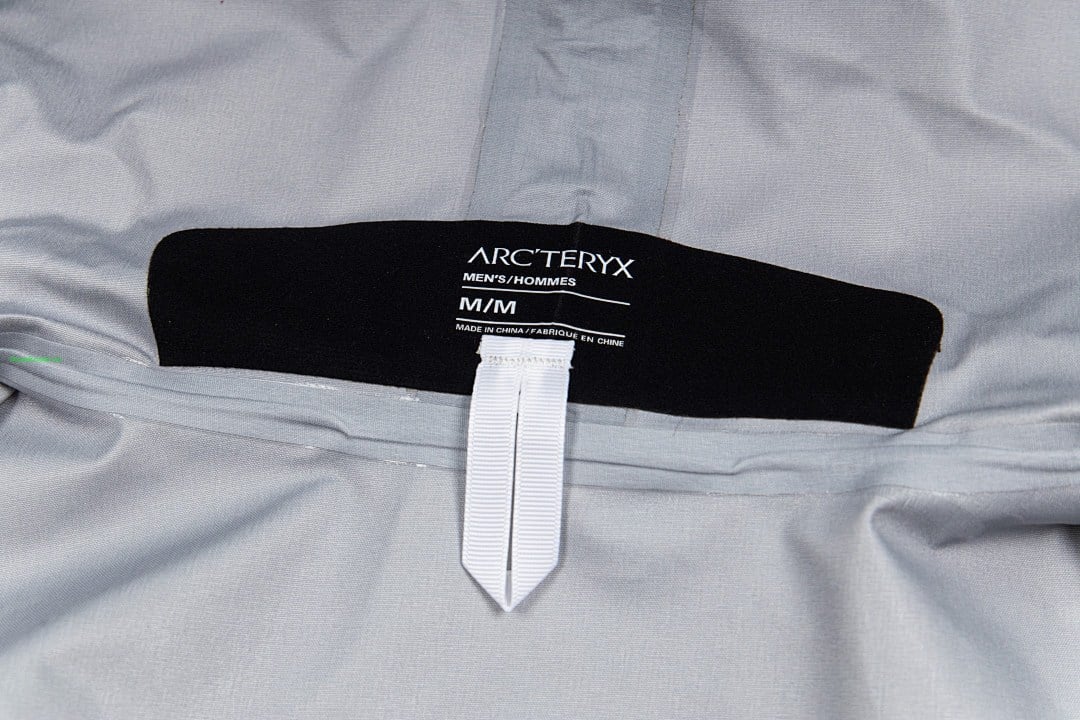Arc'teryx Alpha SV Jacket Polar White - 28