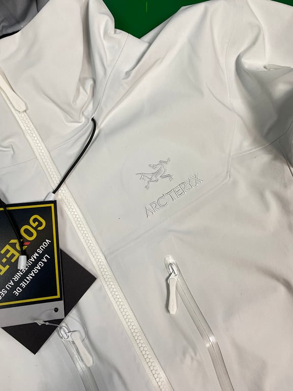 Arc'teryx Alpha SV Jacket Polar White - 4