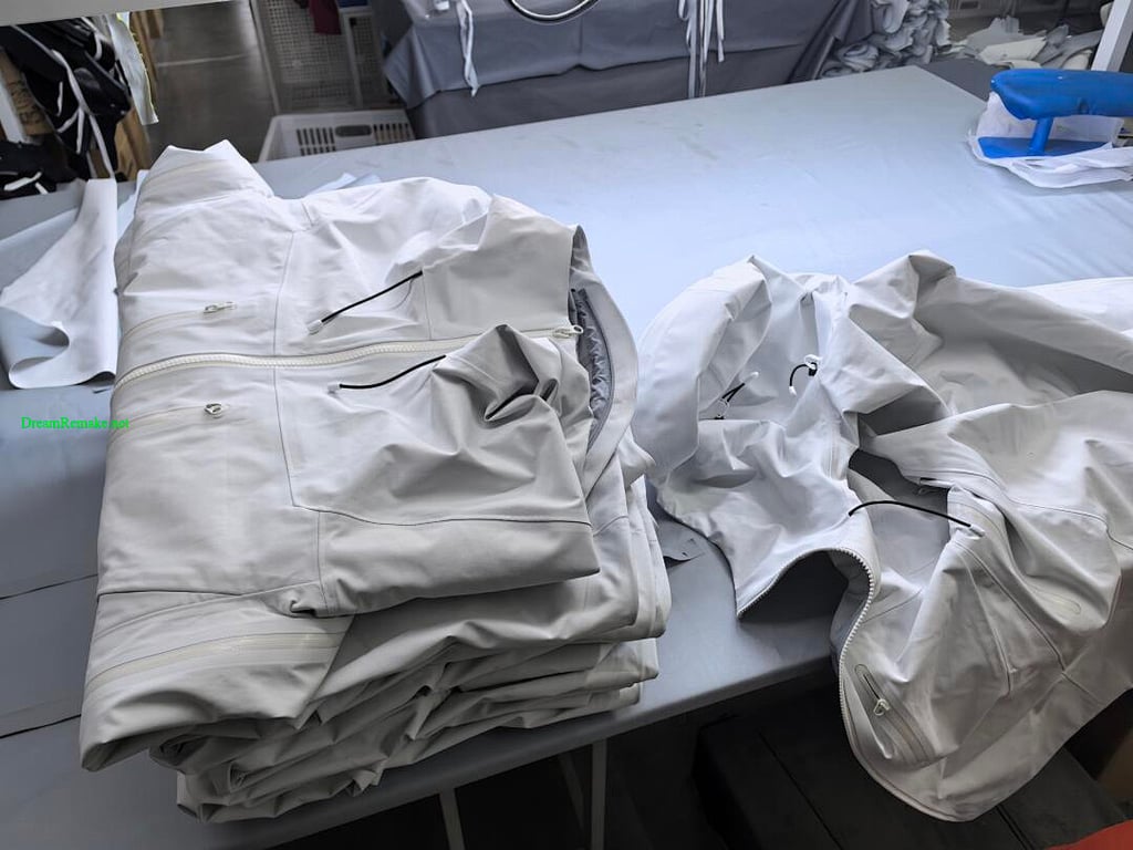 Arc'teryx Alpha SV Jacket Polar White - 33