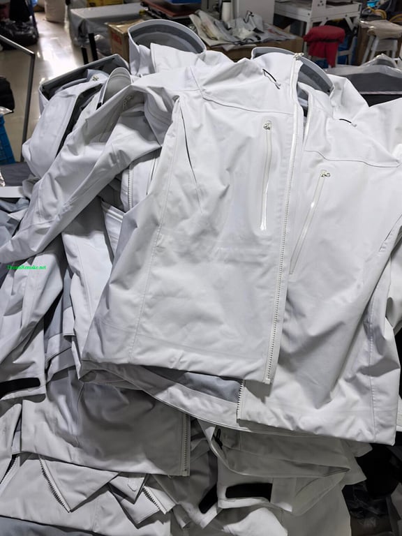 Arc'teryx Alpha SV Jacket Polar White - 34