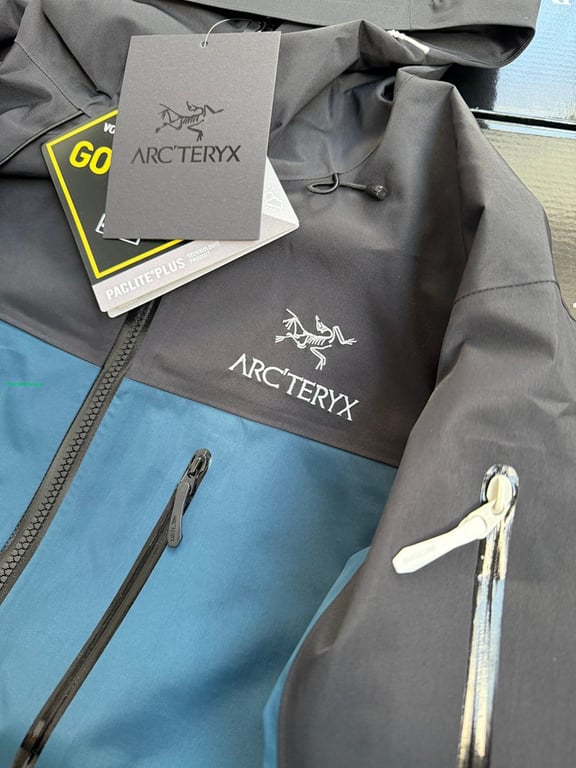 Arc'teryx Alpha SV Jacket Black Blue - 4