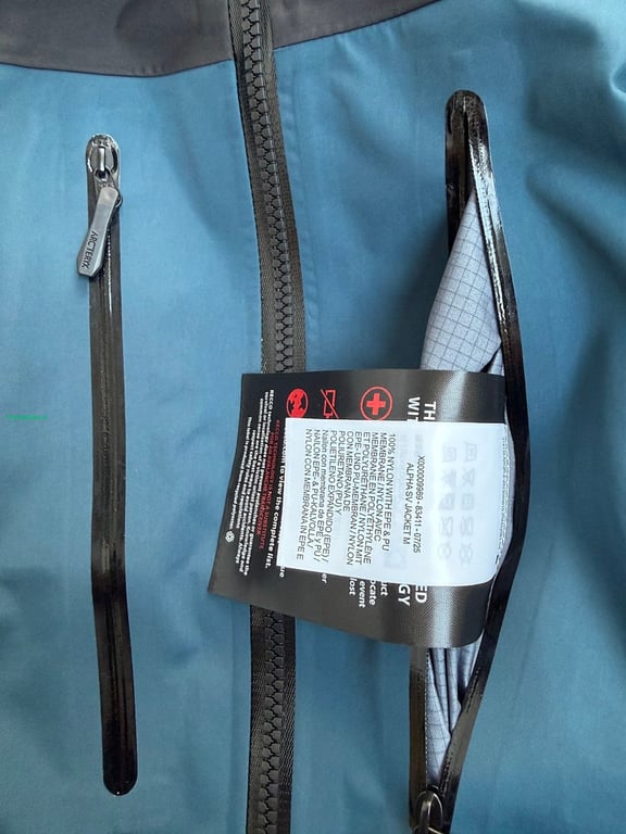 Arc'teryx Alpha SV Jacket Black Blue - 6