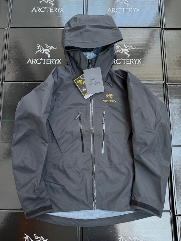 Arc'teryx SV Jacket Black Gold - 4