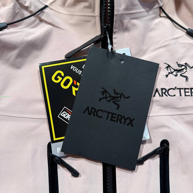 Arc'teryx Alpha SV Jacket Pink - 5