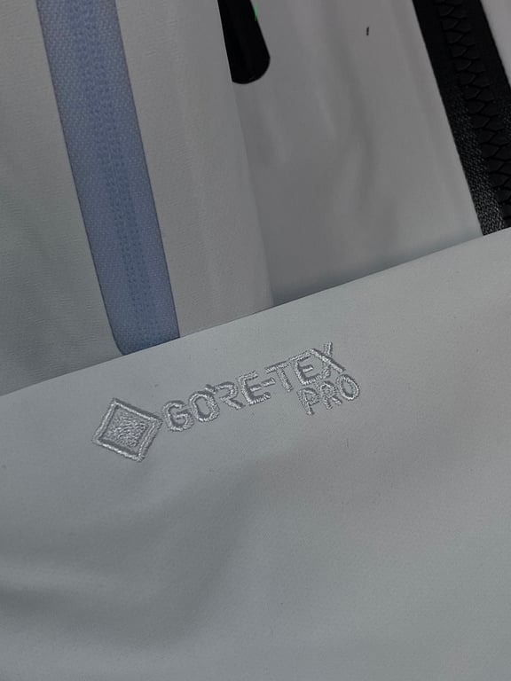 Arc'teryx Alpha SV Jacket Daybreak - 3