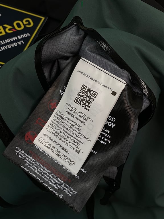 Arc'teryx Alpha SV Jacket Dark Magic - 11