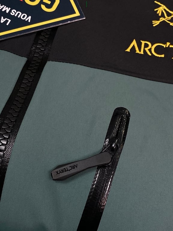 Arc'teryx Alpha SV Jacket Dark Magic - 8