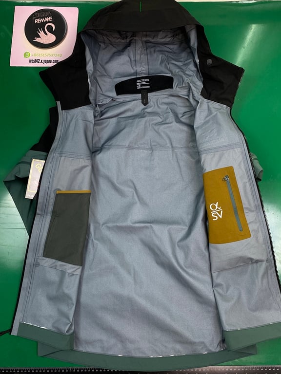 Arc'teryx Alpha SV Jacket Dark Magic - 10